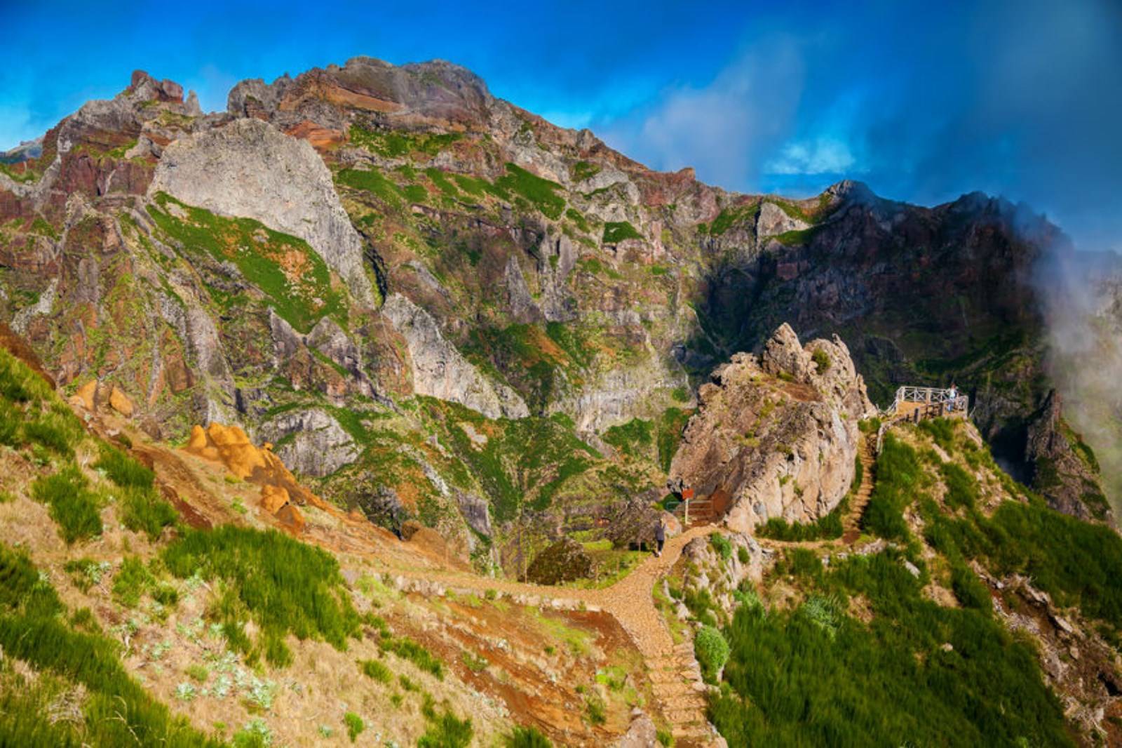 Chemin des crêtes Pico Arrieiro Pico Rruivo Madère